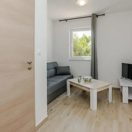 Budimir 公寓 维尔